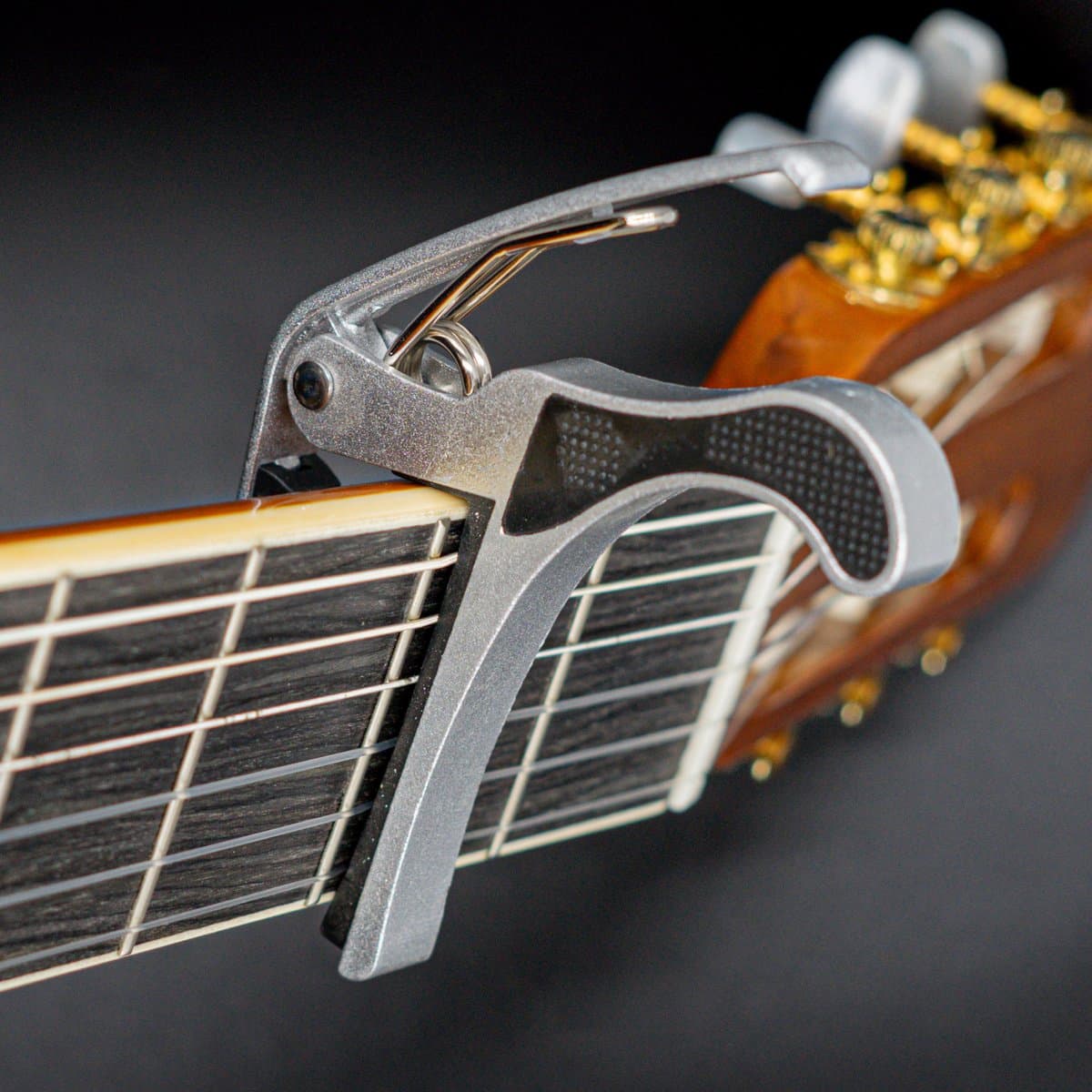 Universele Capo - Zilver - Capo Akoestische / Klassieke / Elektrische gitaar - Capo Gitaar klem — afbeelding 1