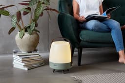 Kooduu Lite-Up PLAY Sky Blue - Draadloze Bluetooth Speaker en Deense Design LED- Lamp in één - tot ruim 10 uur wireless muziek streamen — thumbnail 3