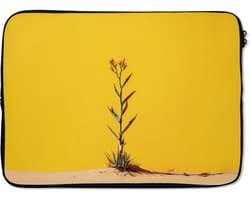 Laptophoes 13 inch - Zand - Plant - Geel - Minimalitisch - Laptop sleeve - Binnenmaat 32x22,5 cm - Zwarte achterkant