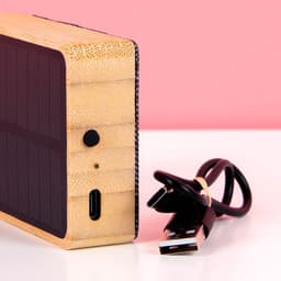 MikaMax Solar Bamboo Speaker - Draadloze Bluetooth Speaker - Compact en Lichtgewicht - Zonnepaneel Opladen - Duurzaam en Stijlvol — thumbnail 2