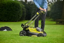 Accu Grasmaaier - Tuinmaaier - Gazon Onderhoud - Borstelloze Motor - 40 cm Snijdbreedte - Zwart — thumbnail 4