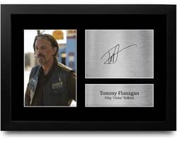 Televisie Foto - Wanddecoratie - Fan Cadeau - Gedrukte Handtekening - A4 Ingelijst - Zwart