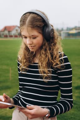 Canyon BTHS-3 Serie - Draadloze Over-Ear Koptelefoon - Bluetooth 5.1 - Opvouwbaar Ontwerp - 15 Uur Batterijduur - Zwart — thumbnail 2