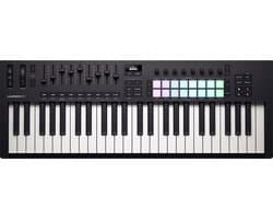 Novation Launchkey 49 MK4 - MIDI Keyboard Controller - 49 Semi-Gewogen Toetsen - 16 FSR Pads - 9 Faders - OLED Display - USB-C
