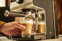 Krups Authentic+ C40 XP384G - Pistonmachine - Inclusief Melkopschuimer - Stijlvol Design - Compact - Geschikt voor Espresso en Latte — thumbnail 3