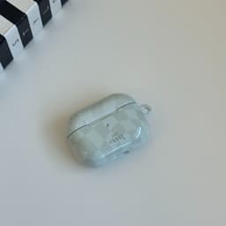 xoxo Wildhearts hoesje geschikt voor AirPods Pro 2 - Pretty Pistache - Glossy - Ook als telefoonhoesje verkrijgbaar - schokbestendige case - koptelefoon hoesje - Glimmend - Beschermhoes met golvende blokjes - Golven - Groen — thumbnail 3