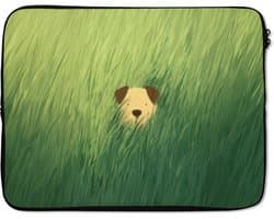 Laptophoes 15.6 inch - Hondje - Gras - Oren - Bruin - Laptop sleeve - Binnenmaat 37x26 cm - Zwarte achterkant