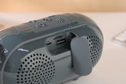 Draadloze Bluetooth Speaker - Stereo Geluid - Kleurrijke LED Verlichting - FM Radio - TWS Verbinding - 1200mAh Batterij - Draagbare Speaker Voor Binnen En Buiten — thumbnail 3