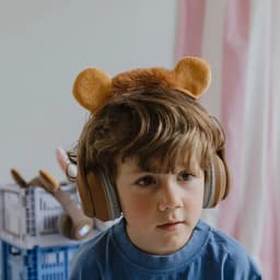 KIDYWOLF KIDYEARS Kinder Koptelefoon Leeuw – 85dB, Bluetooth & Jack, Opvouwbaar, Magnetische Oortjes, 4+ — thumbnail 5