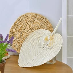 Natuurlijke Handwaaier van Bamboe - Elegante Ventilator voor Zomer en Feestjes — thumbnail 2