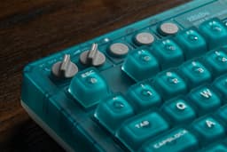 8BitDo Mechanical Clear Blue - Draadloos - ANSI - RGB - Bluetooth, 2,4 GHz, USB-C - Blauw — thumbnail 2