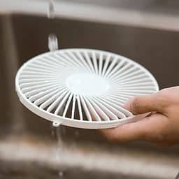 Draagbare Tafelventilator - Kleine Ventilator Bureau - Persoonlijke Koeling - Stille Luchtstroom - 16.8x3.7x23cm - Wit — thumbnail 5