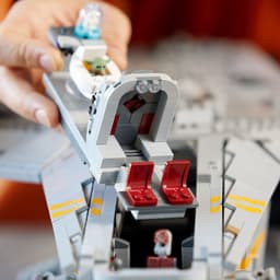 LEGO Star Wars De Razor Crest, UCS Mandalorian Starship Bouwset voor Volwassenen- 75331 — thumbnail 9