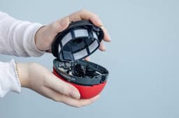 Draagbare Mini Stofzuiger Batterij Krachtige Zuigkracht voor Kruimels en Pluis — thumbnail 3