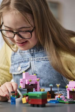 LEGO Minecraft® De kersenbloesemtuin 21260 — thumbnail 22