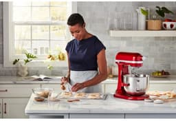 KitchenAid keukenmachine - Artisan - In hoogte verstelbare kom - 375 W - 11 snelheden - 3 RVS accessoires - 6,6L - Appelrood — thumbnail 3