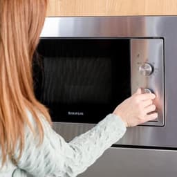 Inbouwmagnetron 20 liter met Grillfunctie en Ondooifunctie, 800W Magnetronvermogen, RVS — thumbnail 4
