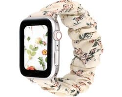 By Qubix - Geschikt voor Apple Watch bandje - Elastisch scrunchie nylon bandje - Bloemenprint licht - Geschikt voor Apple Watch 44mm / 45mm / 46mm / 49mm (Ultra 1,2 en 3) - Smartwatch bandje - nylon - bandje iWatch