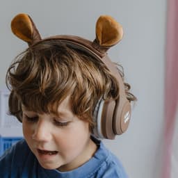 KIDYWOLF KIDYEARS Kinder Koptelefoon Beer – 85dB, Bluetooth & Jack, Opvouwbaar, Magnetische Oortjes, 4+ — thumbnail 5