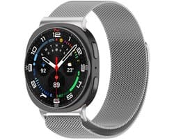 Stravo Smartwatch Milanese bandje geschikt voor Samsung Galaxy Watch 8 - Luxe Milanees Horlogebandje voor Samsung Galaxy Watch 8 40mm / Samsung Galaxy Watch 8 44mm / Samsung Galaxy Watch 8 Classic 46mm - Samsung smartwatchbandje - Zilver