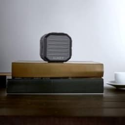 Aukey SK-M13 - Draagbare Mini Bluetooth-luidspreker met ingebouwde microfoon - draadloze verbinding tot 10 m - waterbestendig IP65 - Grijs — thumbnail 5
