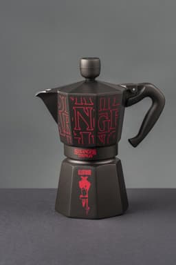 Bialetti Stranger Things - Percolator - Moka Express 6 kops - Aluminium - Met Stranger things sound effect — thumbnail 4