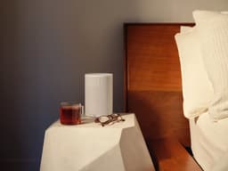 Sonos Era 100 wit smart speaker — thumbnail 4