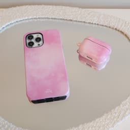 xoxo Wildhearts hoesje geschikt voor Airpods Pro 1 / Pro 2 - Cotton Candy - Ook als telefoonhoesje verkrijgbaar - schokbestendige case geschikt voor Airpod Pro (2) - koptelefoon case - Suikerspin hard case met pastelroze kleur - pastel roze — thumbnail 2