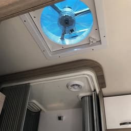 OmGoods - Dailygoody - RV Dak Ventilator - 12V Camper Ventilator — thumbnail 3