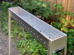 Spiedini Saté-bbq Bali 80 - Smalle houtskoolbarbecue met horizontaal rooster voor sate of andere spiesjes - 80 cm lang (let op: 11 cm smal) - Materiaal: gealuminiseerd ijzer — thumbnail 5
