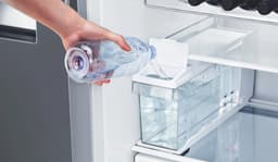 ETNA AKV578IZWA - Amerikaanse koelkast - Water- en ijsdispenser met reservoir - No Frost - Zwart — thumbnail 8