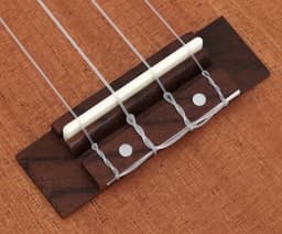 WK Ukelele Tenor 26 inch Professionele Ukulele - Massief Natuur sapele Hout – Hoogwaardige Leerukulele met Gesloten Stemmechaniek, Toets & Gebogen Achterkant -Inclusief accessoires- Professionele studie-met tas-Ukelele Gitaar — thumbnail 4