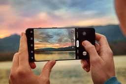 OnePlus 10 Pro - 5G - 128GB - Volcanic Black — thumbnail 5