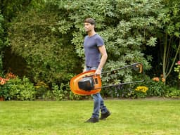 BLACK+DECKER 1200W Zweefmaaier Hovermaaier 30cm maaibreedte - BEMWH551-QS — thumbnail 3