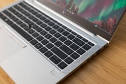 HP EliteBook 830 G8 Intel® Core™ i5 i5-1135G7 Laptop 33,8 cm (13.3") Full HD 8 GB DDR4-SDRAM 256 GB SSD Wi-Fi 6 (802.11ax) Windows 10 Pro Zilver — thumbnail 3