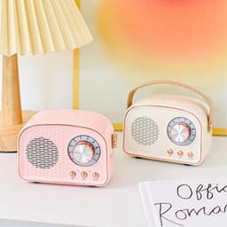Retro Vintage Radio Bluetooth Speaker - Draadloze Stereo Speaker met FM Radio - Vintage Design - Bluetooth 5.0 Draadloze Speaker voor Kristalhelder Geluid - Perfect voor Thuis & Buiten - Roze — thumbnail 3