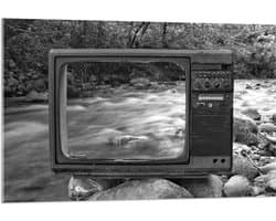 Acrylglas - Oude Vintage Televisie met Doorkijk op Rivier (Zwart-wit) - 105x70 cm Foto op Acrylglas (Wanddecoratie op Acrylaat)