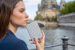 Externe Harde Schijf - Draagbare Opslag - Bestanden Opslaan - Snelle Gegevensoverdracht - 1 TB - Zilver — thumbnail 3