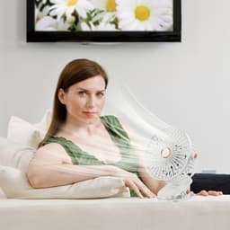 Draagbare bureauventilator houdt u altijd en overal koel en comfortabel. Oplaadbaar via USB, met een afneembare en wasbare voorkap. Geschikt voor thuis, op kantoor, buitenactiviteiten, studentenkamers, als cadeau en voor op reis. — thumbnail 2