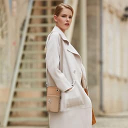Kleine Schoudertas voor Mobiele Telefoon met Hoofdtelefoon Ingang - Mini Crossbody Tas voor Telefoons tot 7 Inch - Ideaal voor Dagelijks Gebruik en Reizen, Khaki — thumbnail 5