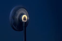 Solis Duo Fan Statiefventilator - Draadloze Oplaadbare Ventilator - 2-in-1 Tafelventilator en Staande Ventilator - 112 cm Hoog - Fluisterstil - Wit — thumbnail 5