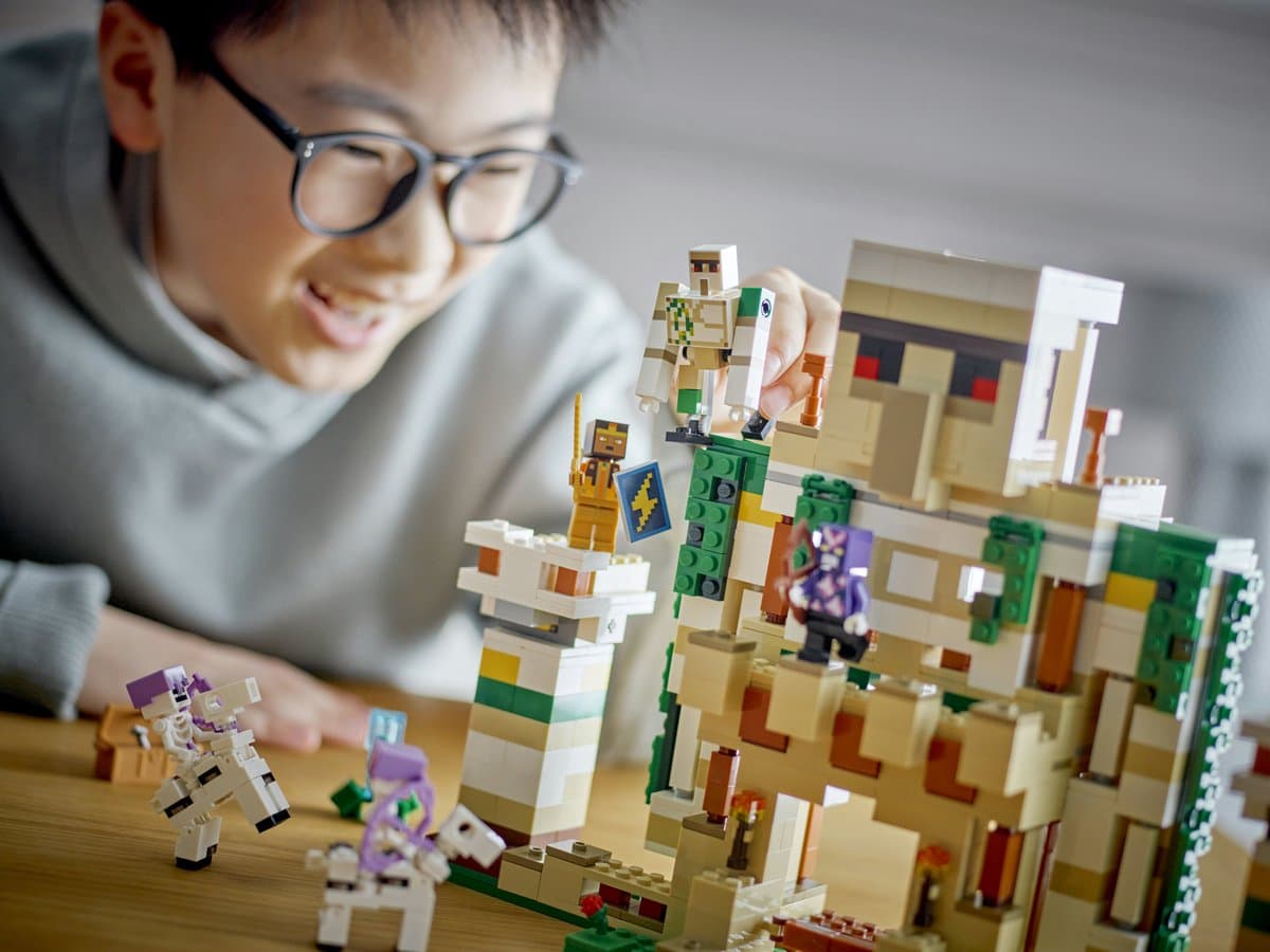LEGO Minecraft Het ijzergolemfort- 21250 — afbeelding 1