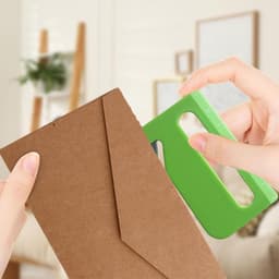 3-in-1 briefopener met liniaal en vergrootglas in rood, blauw en wit, ideaal voor efficiënt openen van post, snijden van papier en nauwkeurig meten — thumbnail 3