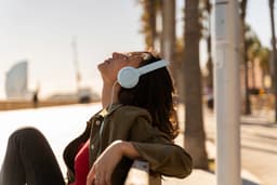 JBL Tune 530 USB-C - USB C Koptelefoon - Bedrade On-ear Headset voor iPhone 15, 16 & 17 - Met Microfoon - JBL Pure Bass - Samsung & Laptop - Wit — thumbnail 5