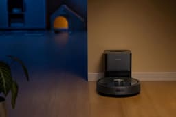 Roborock Robot VC Q7 TF+ Zwart, Dubbel anti-klit systeem, 3 waterdoorstroomstanden, zelfledigend dockingstation — thumbnail 3