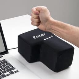 Enter Knop XXL - Anti Stress Kussen - USB Aansluiting - Werkt Als een Echte Enter Knop - 5.5 x 20 x 10 cm - Zwart — thumbnail 4
