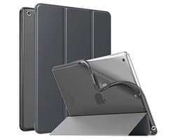 MoKo Hoesje voor nieuwe iPad 9e/8e/7e generatie hoesje (2021/2020/2019), zachte TPU doorschijnende matte achterkant slanke beschermhoes met standaard voor iPad 10,2 inch, automatisch waken/slapen,