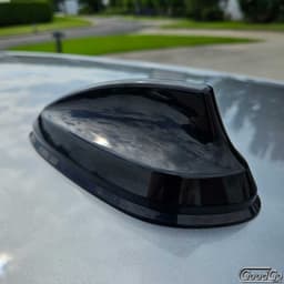 Simoni Racing haaienvin auto antenne Big Shark Fin in glanzend zwart ABS ter vervanging van antennespriet — thumbnail 2