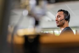 HP Poly Voyager 4320 USB-C Headset — thumbnail 3