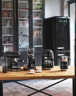 SMEG DCF02BLEU - Filterkoffiemachine - Zwart - Warmhoudfunctie — thumbnail 2